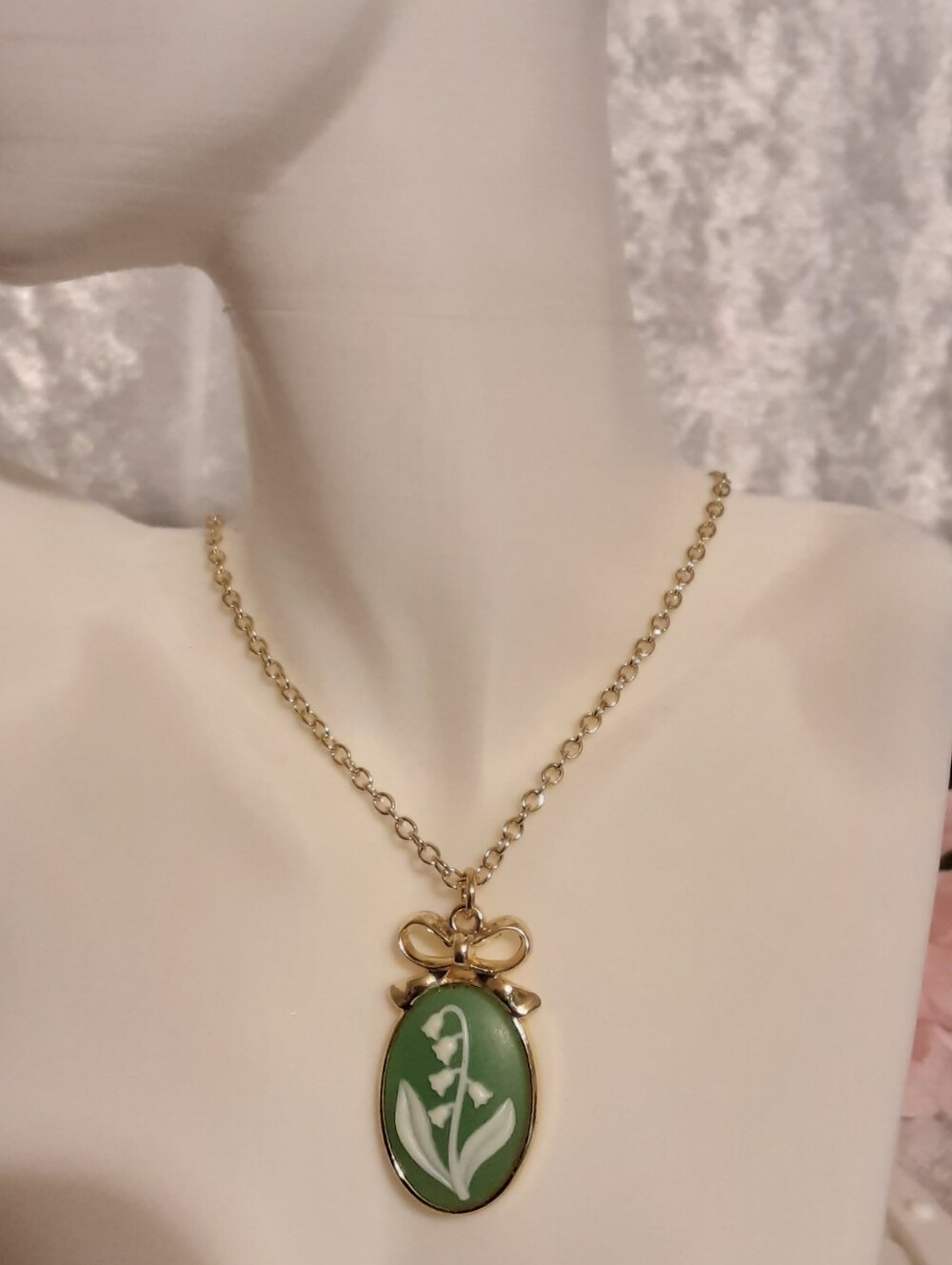 Handmade Gold-Tone Green Lily of the Valley Pendant Necklace 20" Long Chain